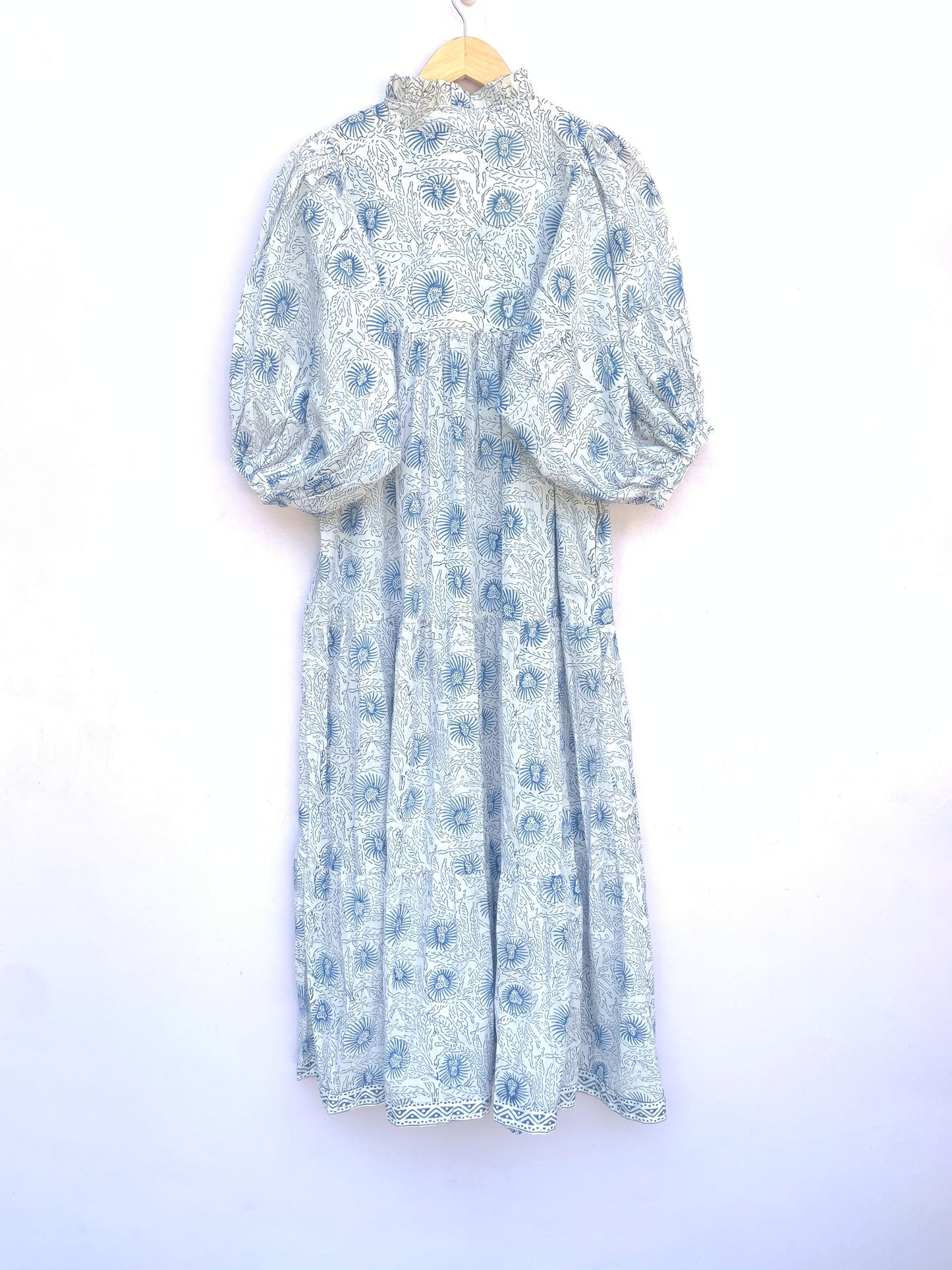 stylish blue-white floral printed women's maxi dress
